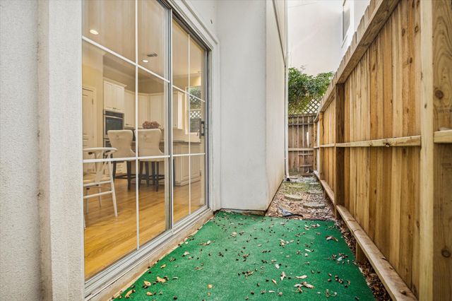 6552 Schuler Street, Houston, TX 77007