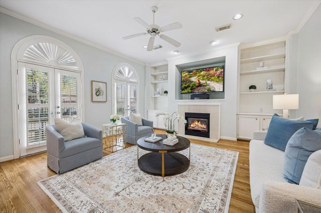 6552 Schuler Street, Houston, TX 77007