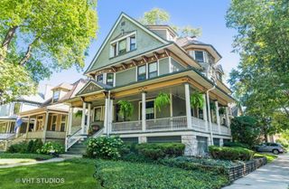 138 Clinton Avenue 2, Oak Park, IL 60302