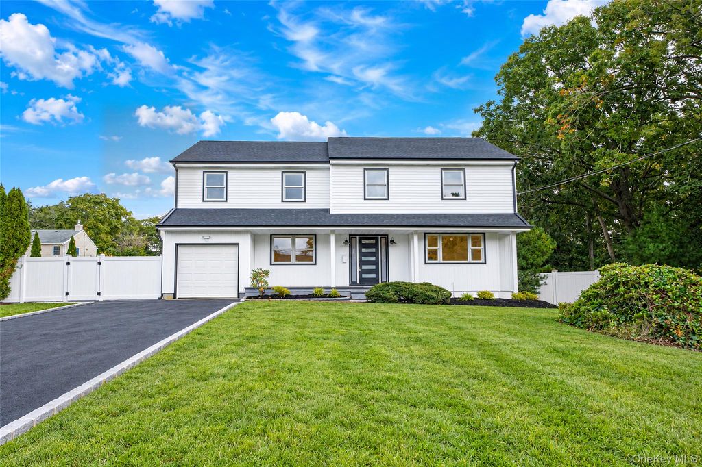 25 Avenue B, Holbrook, NY 11741 — photo 2