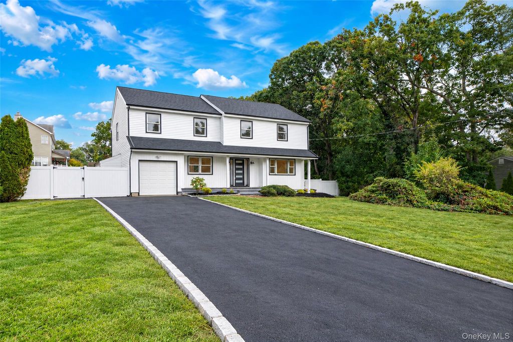 25 Avenue B, Holbrook, NY 11741 — photo 3