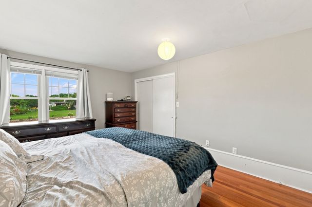 2 Lisa Ave, Acushnet, MA 02743