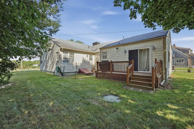 2 Lisa Ave, Acushnet, MA 02743