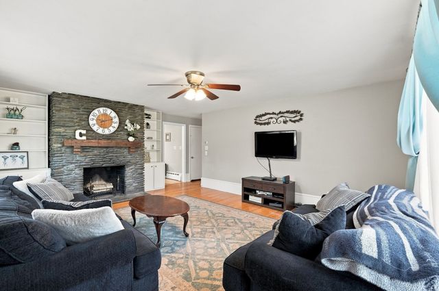 2 Lisa Ave, Acushnet, MA 02743