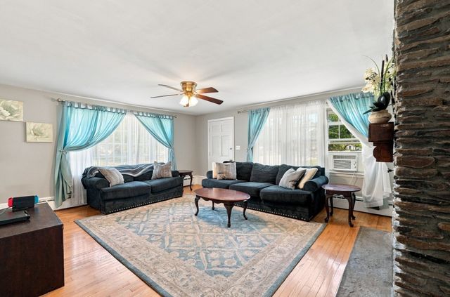2 Lisa Ave, Acushnet, MA 02743
