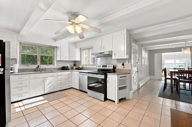 2 Lisa Ave, Acushnet, MA 02743