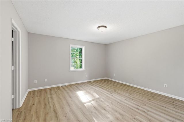 230 James Street, Lexington, NC 27295