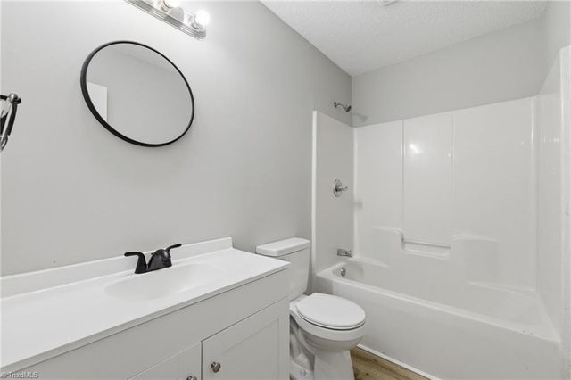 230 James Street, Lexington, NC 27295
