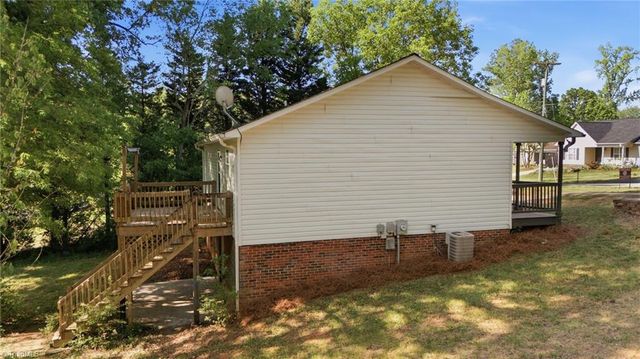 230 James Street, Lexington, NC 27295
