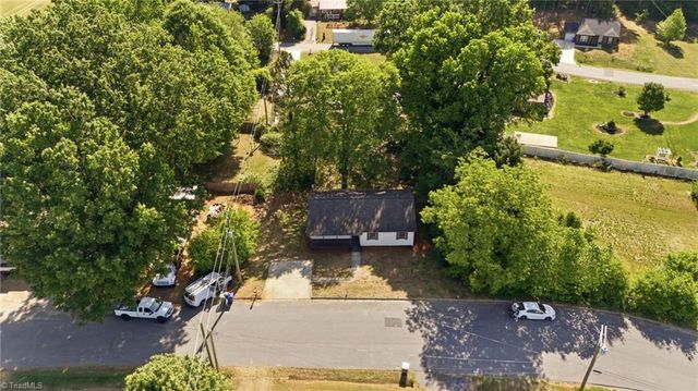 230 James Street, Lexington, NC 27295