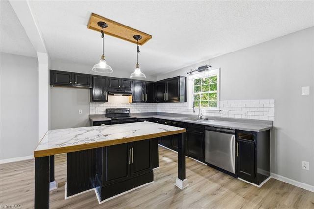 230 James Street, Lexington, NC 27295