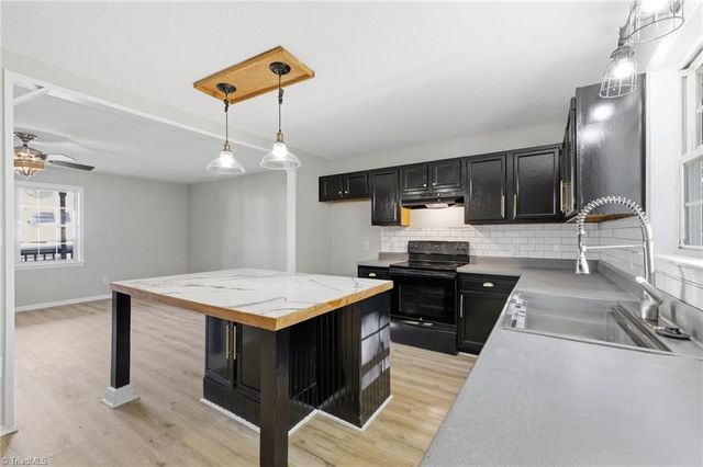 230 James Street, Lexington, NC 27295