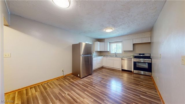 906 19th Street, Vienna, WV 26105