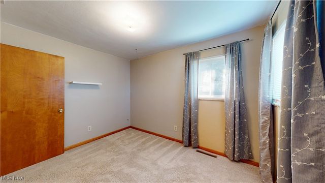 906 19th Street, Vienna, WV 26105