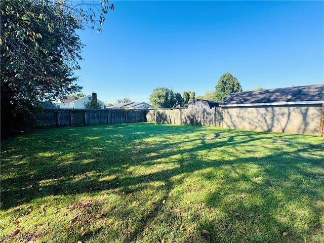 906 19th Street, Vienna, WV 26105