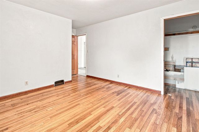 923 Bell Avenue, New Buffalo, MI 49117