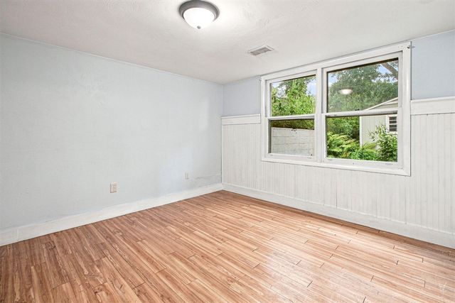 923 Bell Avenue, New Buffalo, MI 49117