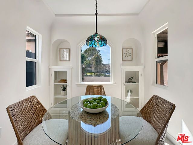 7032 2nd Avenue, Los Angeles, CA 90043