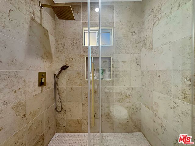 7032 2nd Avenue, Los Angeles, CA 90043