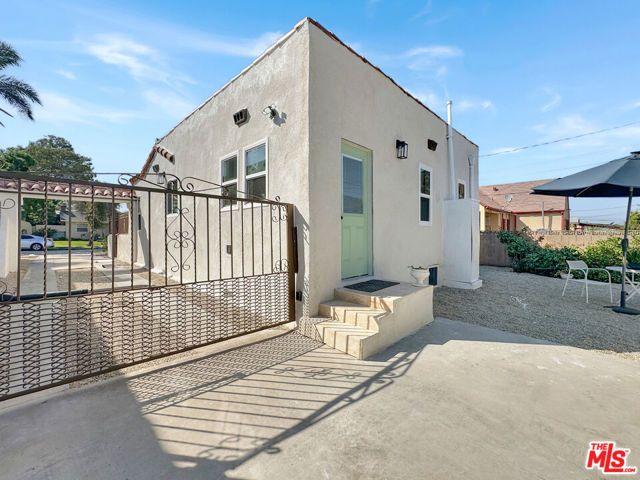 7032 2nd Avenue, Los Angeles, CA 90043