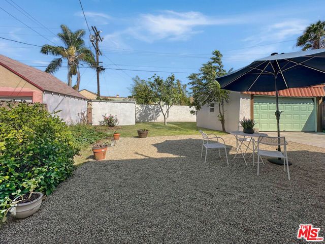 7032 2nd Avenue, Los Angeles, CA 90043