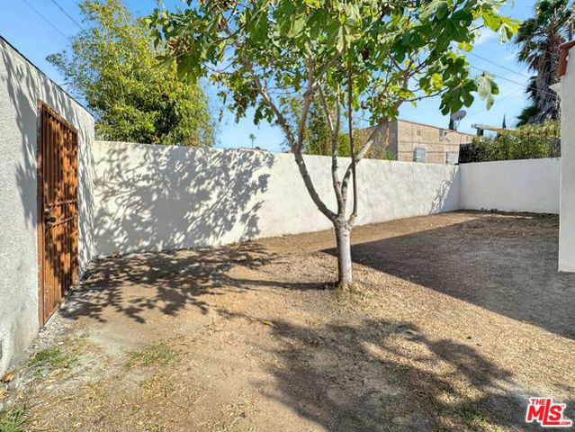 7032 2nd Avenue, Los Angeles, CA 90043
