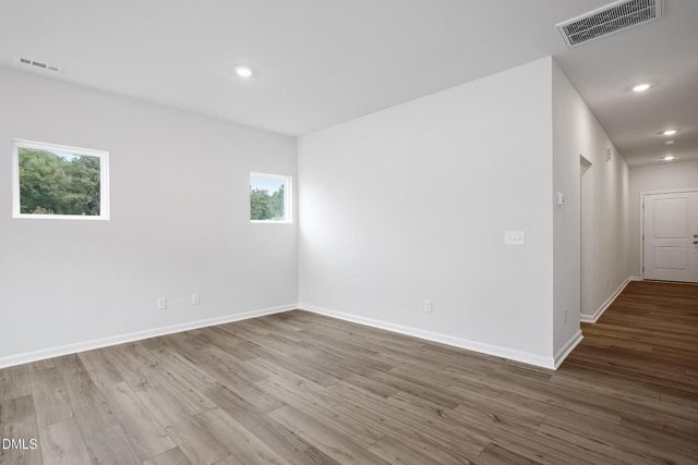 215 Central Townes Way 323, Raleigh, NC 27603