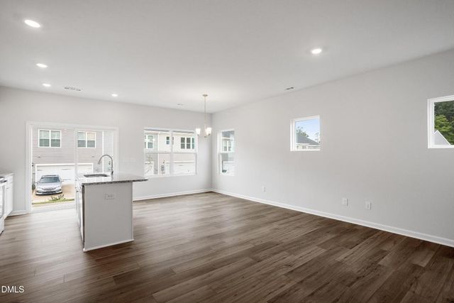 215 Central Townes Way 323, Raleigh, NC 27603