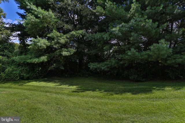 604 LINDSLEY CT, Burlington Township, NJ 08016