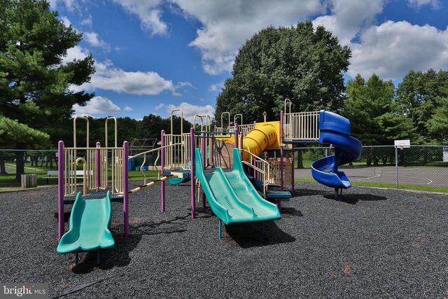604 LINDSLEY CT, Burlington Township, NJ 08016