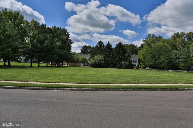 604 LINDSLEY CT, Burlington Township, NJ 08016
