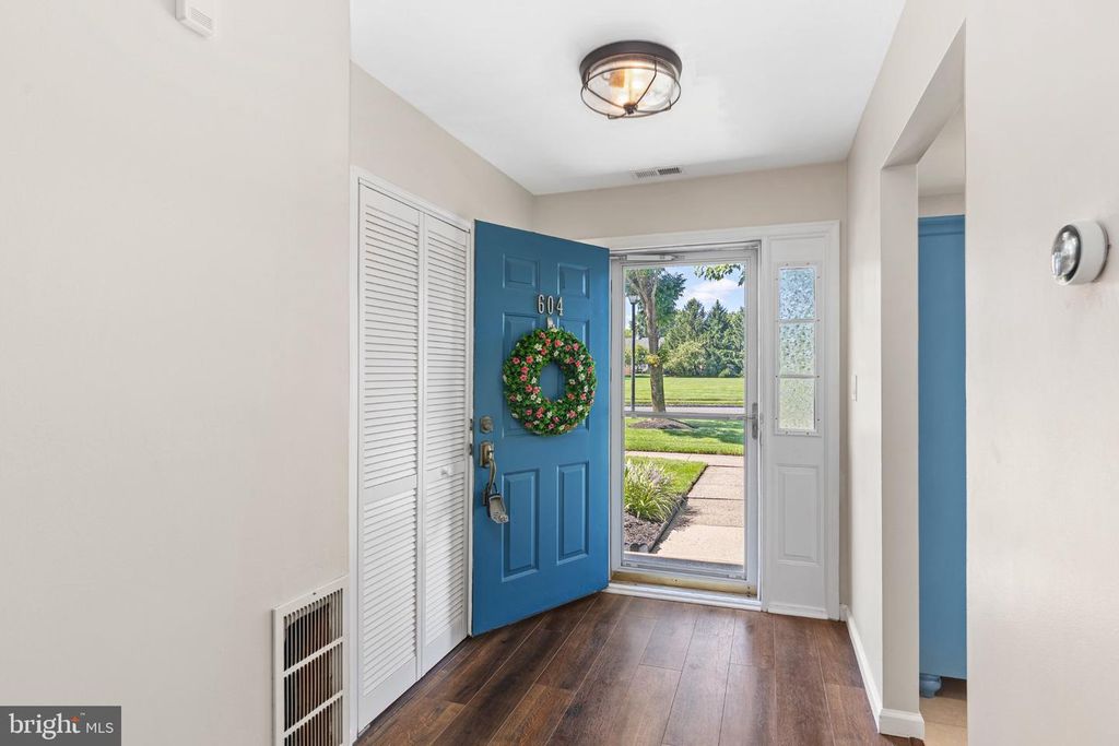604 LINDSLEY CT, BURLINGTON TOWNSHIP, NJ 08016 — photo 3