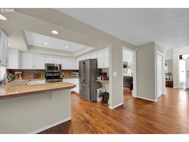 1626 CINNAMON HILL Dr Se, Salem, OR 97306