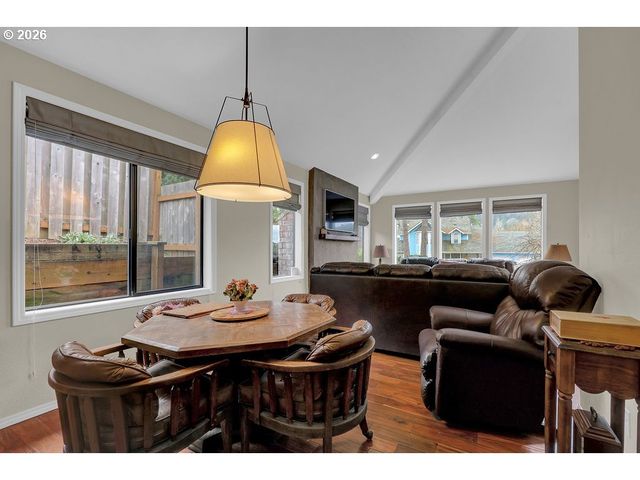 1626 CINNAMON HILL Dr Se, Salem, OR 97306