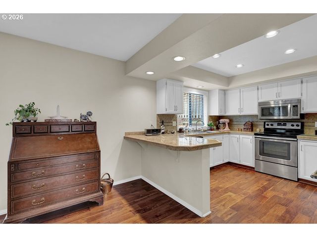 1626 CINNAMON HILL Dr Se, Salem, OR 97306