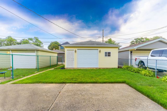 5823 S Mulligan Avenue, Chicago, IL 60638