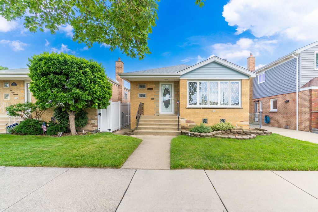 5823 S Mulligan Avenue, Chicago, IL 60638