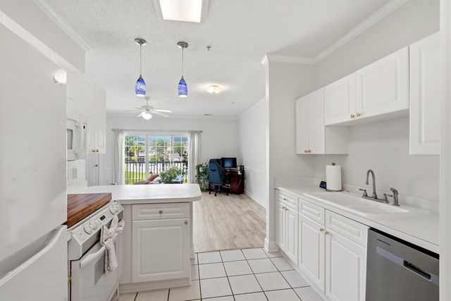 4864 Carnation Cir Apt 203, Myrtle Beach, SC 29577