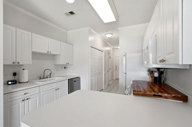 4864 Carnation Cir Apt 203, Myrtle Beach, SC 29577