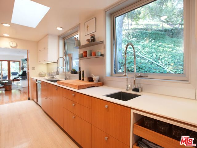 10416 Corfu Ln, Los Angeles, CA 90077