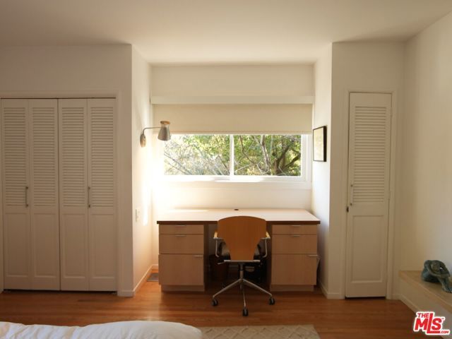 10416 Corfu Ln, Los Angeles, CA 90077