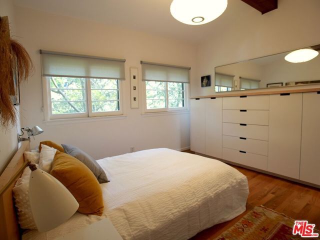 10416 Corfu Ln, Los Angeles, CA 90077
