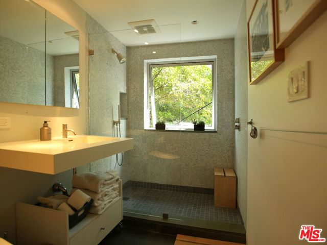 10416 Corfu Ln, Los Angeles, CA 90077
