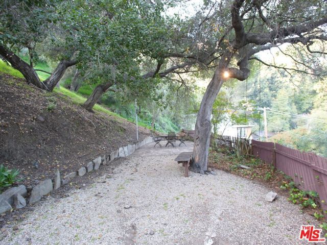 10416 Corfu Ln, Los Angeles, CA 90077