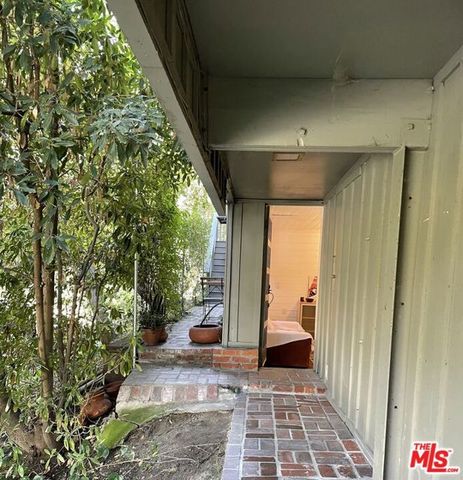 10416 Corfu Ln, Los Angeles, CA 90077