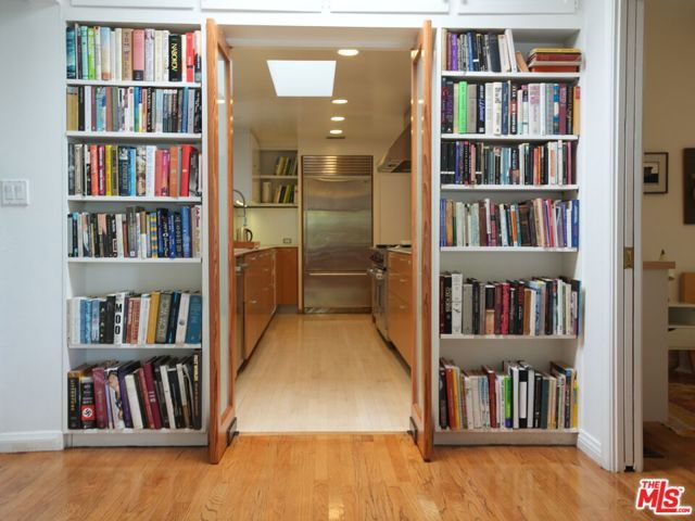 10416 Corfu Ln, Los Angeles, CA 90077