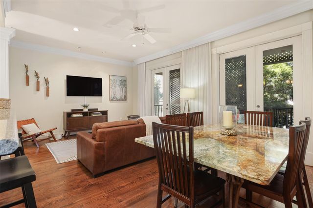 1724 Avenue L, Galveston, TX 77550