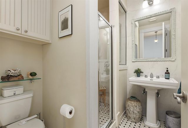 1724 Avenue L, Galveston, TX 77550