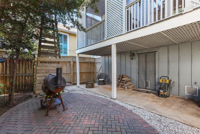 1724 Avenue L, Galveston, TX 77550