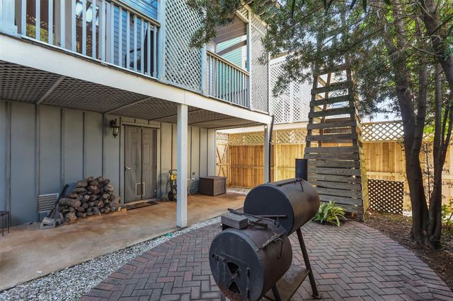 1724 Avenue L, Galveston, TX 77550